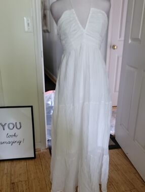 White Strapless V-Neck Maxi Dress Size Small